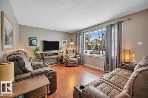 7934 81 AV NW, Edmonton - $435,000