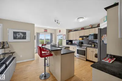 Interior photo 2 of 4333 MCMULLEN WY SW SW