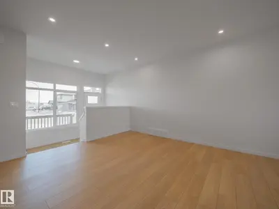 Interior photo 2 of 1082 McLeod AV