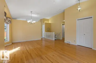 Interior photo 3 of 4 ALANA CO