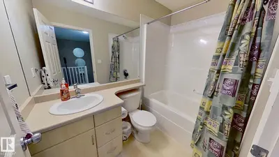 Interior photo 4 of 5 CHESTERMERE WY