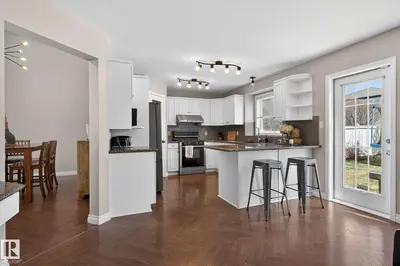 Interior photo 3 of 907 115 ST NW NW