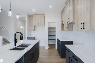 Interior photo 4 of 6223 29 AV SW