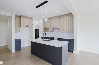 Interior photo 2 of 6223 29 AV SW