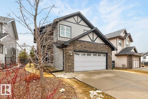 7335 ESSEX RD, Sherwood Park - $599,900