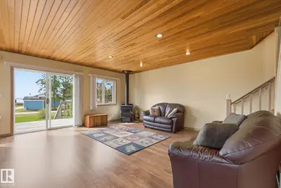 Interior photo 4 of 218 & 219 2nd Street Ross Haven