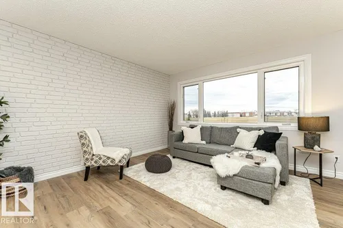 13229 85 ST NW, Edmonton - $279,900