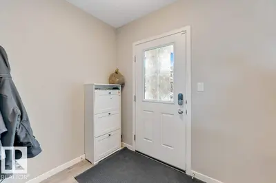 Interior photo 3 of 2777 CHOKECHERRY PL SW