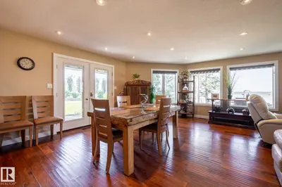 Interior photo 2 of 4632 50 AV