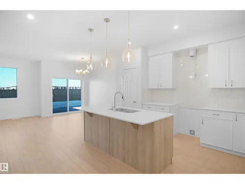 20940 16 AV NW, Edmonton - $552,297