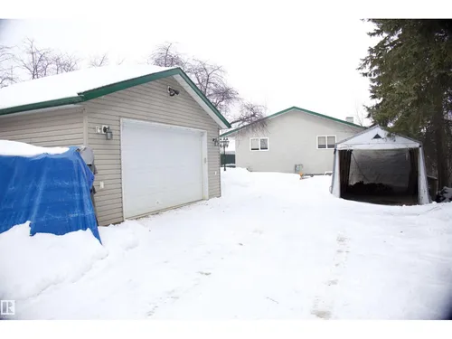 66-5516 TwpRd 593A LightningBay, Rural Barrhead County - $585,000