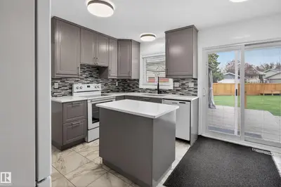 Interior photo 3 of 2622 131 AV NW