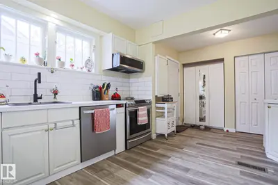 Interior photo 1 of 5113 53 AV