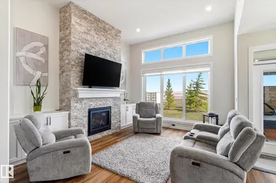 Interior photo 4 of 55525 RGE ROAD 264