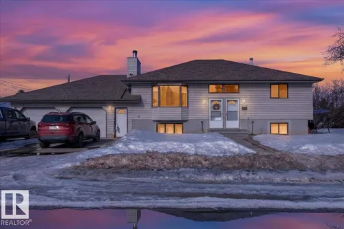 13304 130 AV NW, Edmonton - $449,900