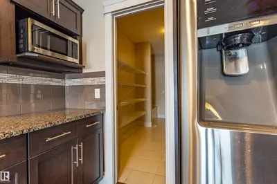 Interior photo 4 of 4906 Crabapple LN SW SW