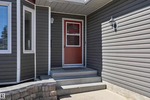 254 Porter AV, Millet - $379,900
