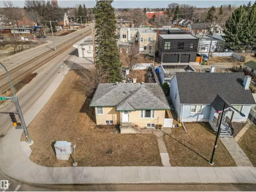 9423 92 ST NW, Edmonton - $330,000