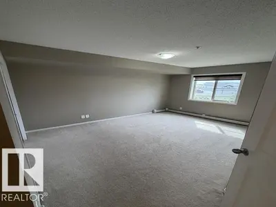 Interior photo 4 of 