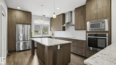 Interior photo 3 of 11002 University AV NW