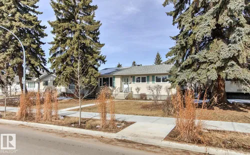 10716 52 AV NW, Edmonton - $515,800