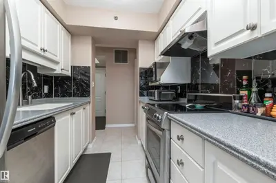 Interior photo 3 of #1105 10130 114 ST NW