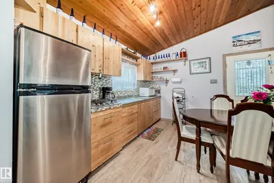 Interior photo 2 of 