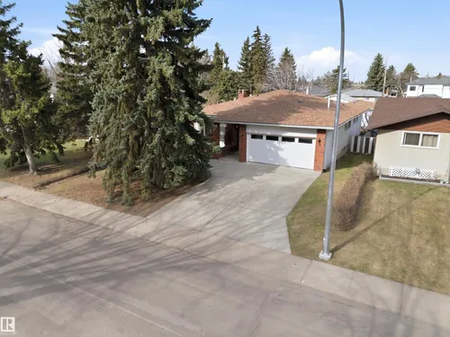 13222 116 ST NW, Edmonton - $543,000
