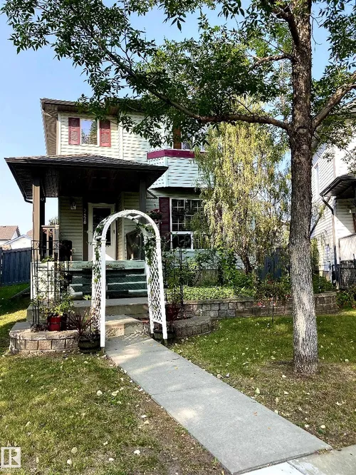 5428 202 ST NW, Edmonton - $468,000