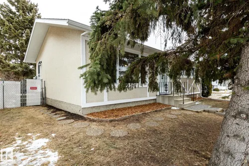 14611 115 ST NW, Edmonton - $399,000