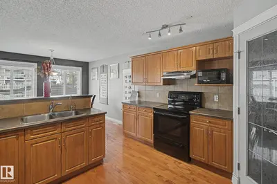 Interior photo 4 of 1922 ROBERTSON CR SW