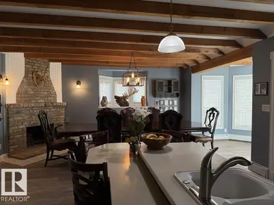 Interior photo 3 of 13 Grandview Crescent