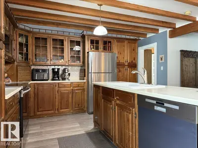 Interior photo 4 of 13 Grandview Crescent