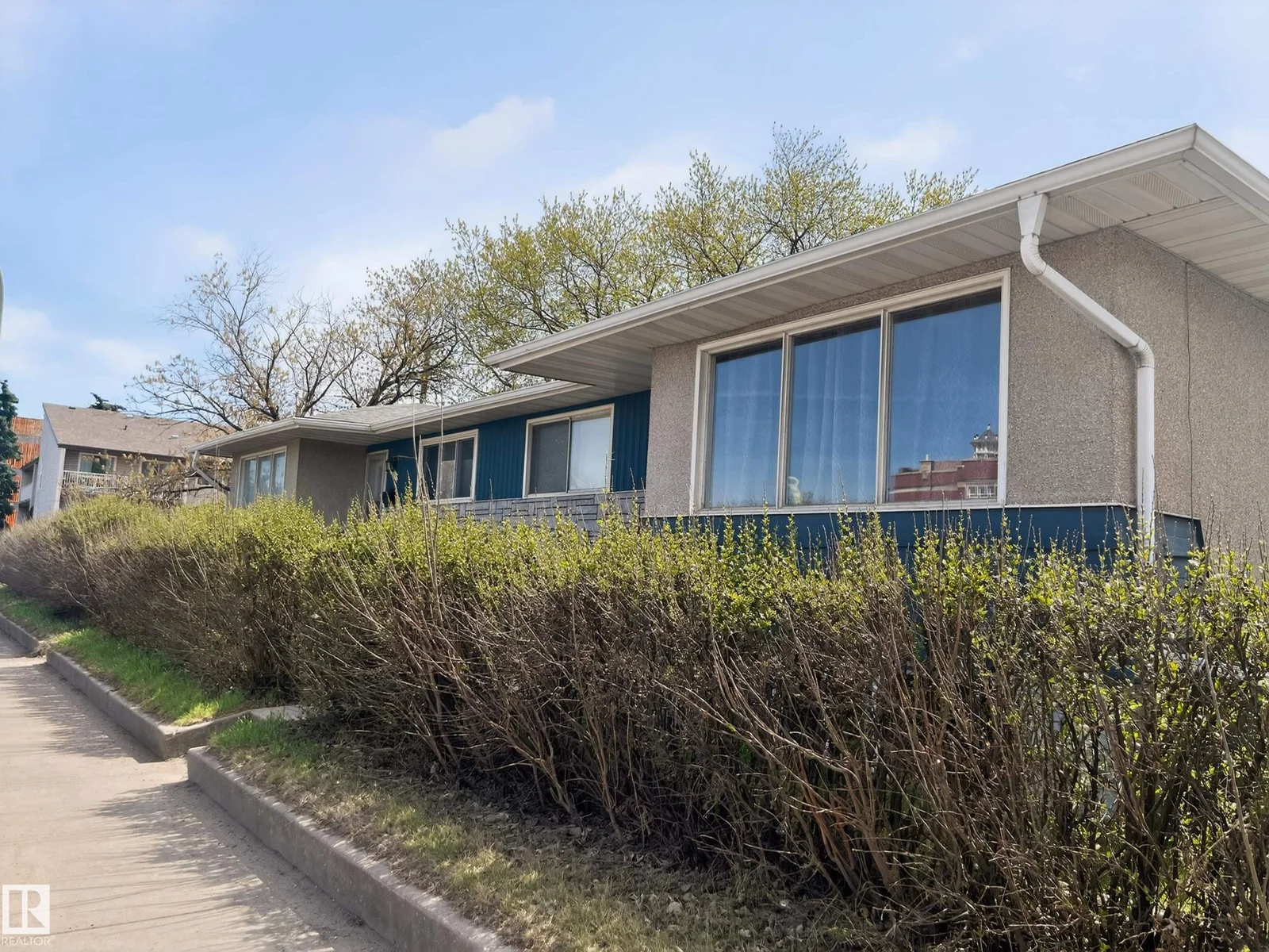 13007 / 13009 111 AV NW, Edmonton - 6 bedroom Duplex for sale