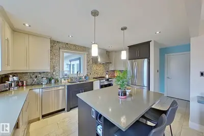 Interior photo 3 of 10 BRUNSWICK CR