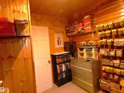 Interior photo 2 of 307 Willow PL