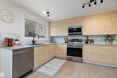 Interior photo 3 of 6411 152A AV NW