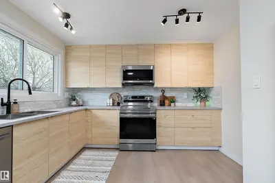 Interior photo 4 of 6411 152A AV NW