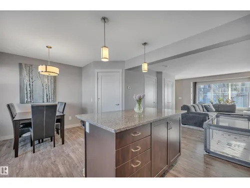 #4 5203 149 AV NW, Edmonton - $269,900