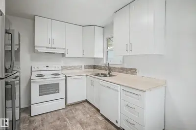 Interior photo 4 of 9276 86 ST NW