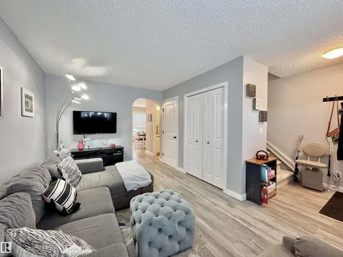 #40 320 SPRUCE RIDGE RD, Spruce Grove - $257,000
