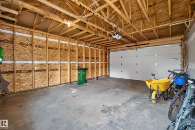 Interior photo 2 of 14921 90 AV NW