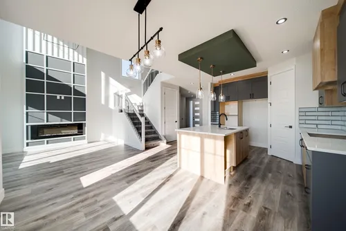 8515 183 AV NW, Edmonton - $684,900
