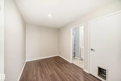 Interior photo 4 of #1404 11307 99 AV NW