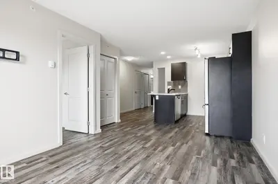 Interior photo 4 of #424 5515 7 AV SW