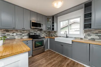 Interior photo 4 of 8122 92A AV