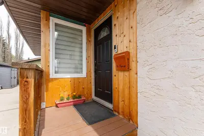 Interior photo 1 of 8122 92A AV