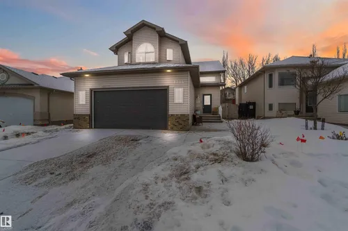 1304 OAKLAND CR, Devon - $519,000
