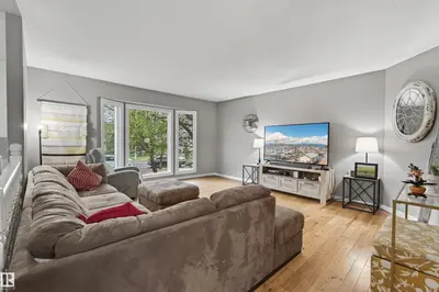 Interior photo 4 of 4007 41 AV