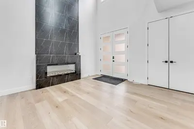Interior photo 4 of 304 33 AV NW